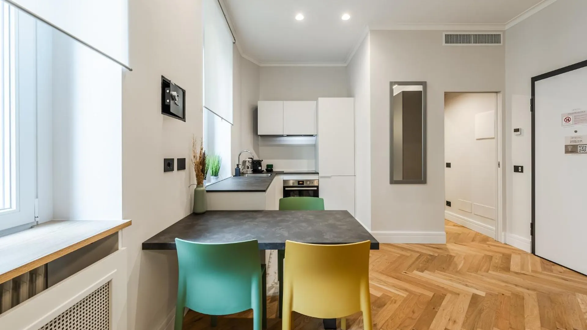 Apartment Design Studio In The Heart Of Milan Italy