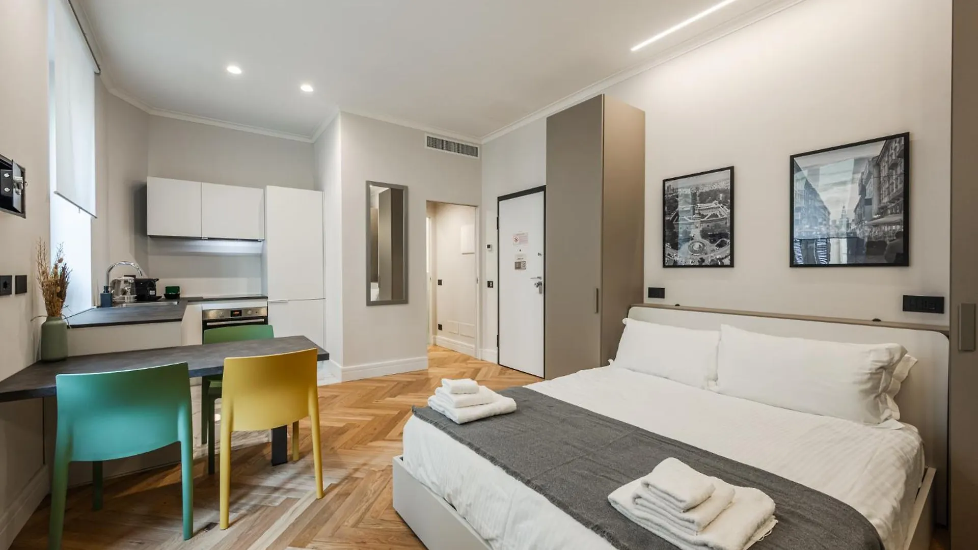 Design Studio In The Heart Of Milan Apartment