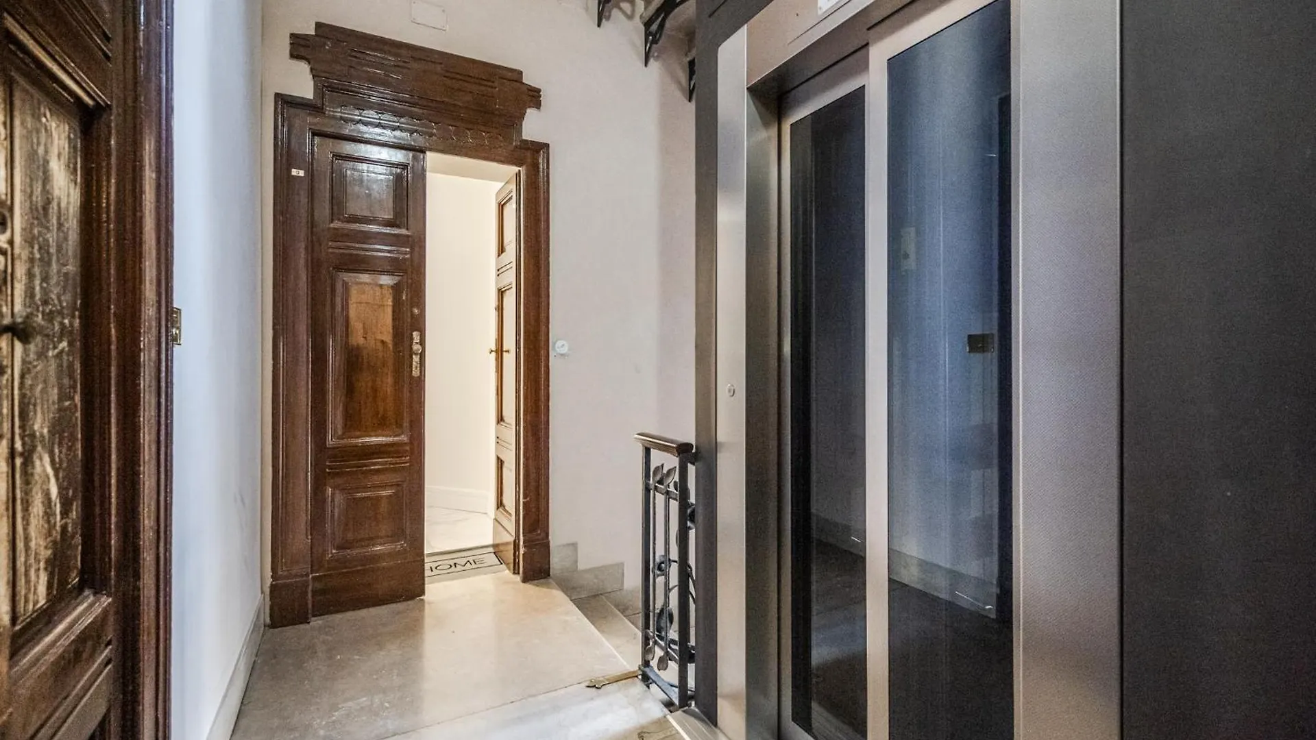 Apartment Design Studio In The Heart Of Milan Italy